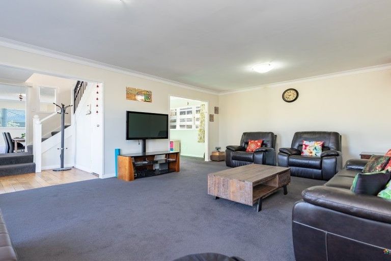 Photo of property in 19 Thomas Street, Stokes Valley, Lower Hutt, 5019