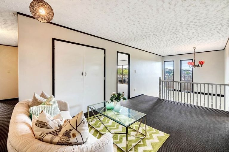 Photo of property in 155 Chelsea View Drive, Chatswood, Auckland, 0626