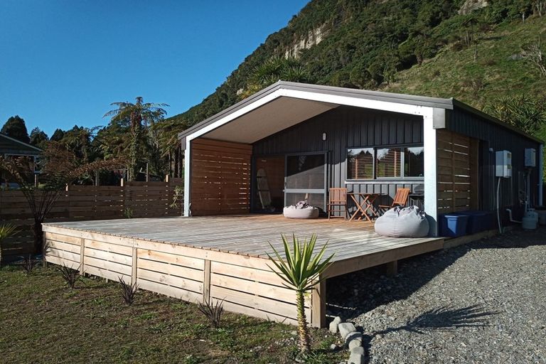 Photo of property in 32 Horncastle Crescent, Little Wanganui, Karamea, 7893