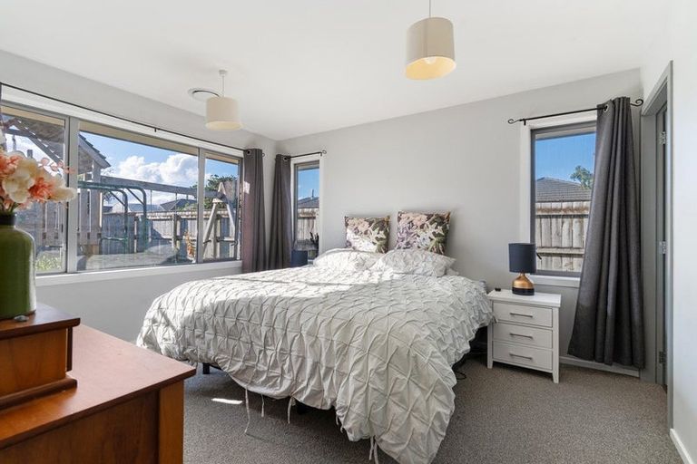 Photo of property in 6 Austin Reid Avenue, Carterton, 5713