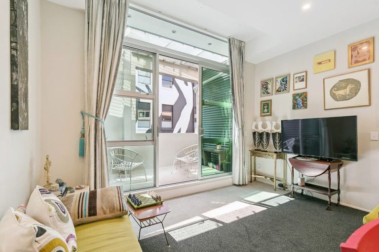 Photo of property in Hb Apartments, 2/3 Holland Street, Te Aro, Wellington, 6011