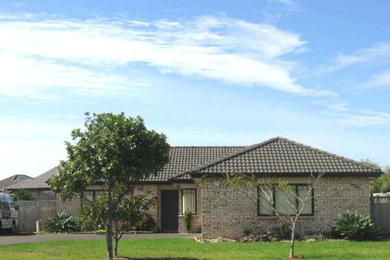 Photo of property in 11 Hillwell Drive, Henderson, Auckland, 0612