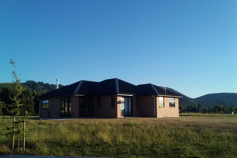Photo of property in 50 Oakdale Drive, Kinloch, Taupo, 3377