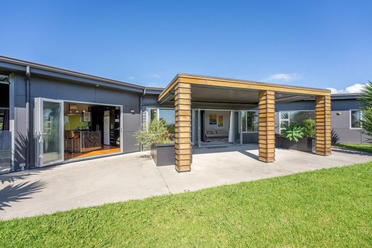 Photo of property in 191 Harakeke Road, Te Horo, Otaki, 5581