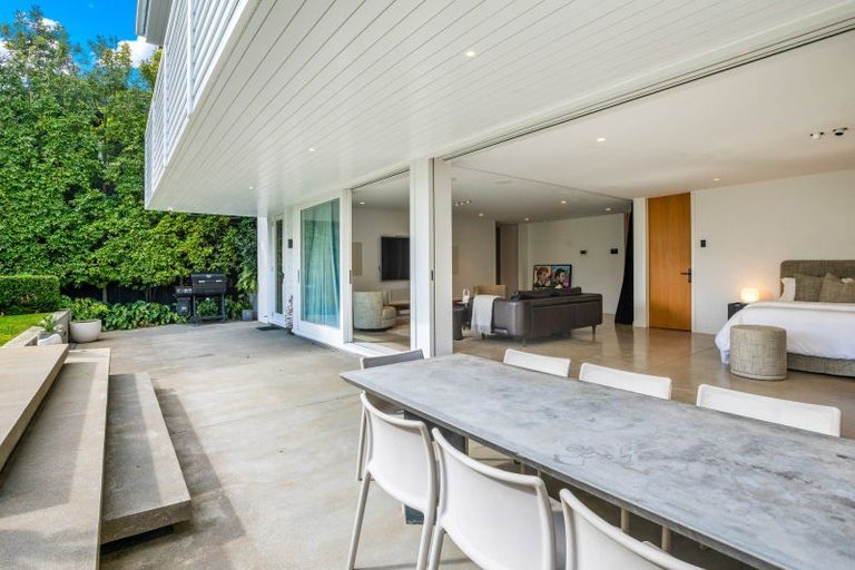 Photo of property in 215 Jervois Road, Herne Bay, Auckland, 1011