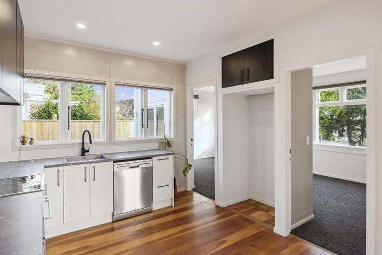 Photo of property in 75 Raumati Road, Raumati Beach, Paraparaumu, 5032