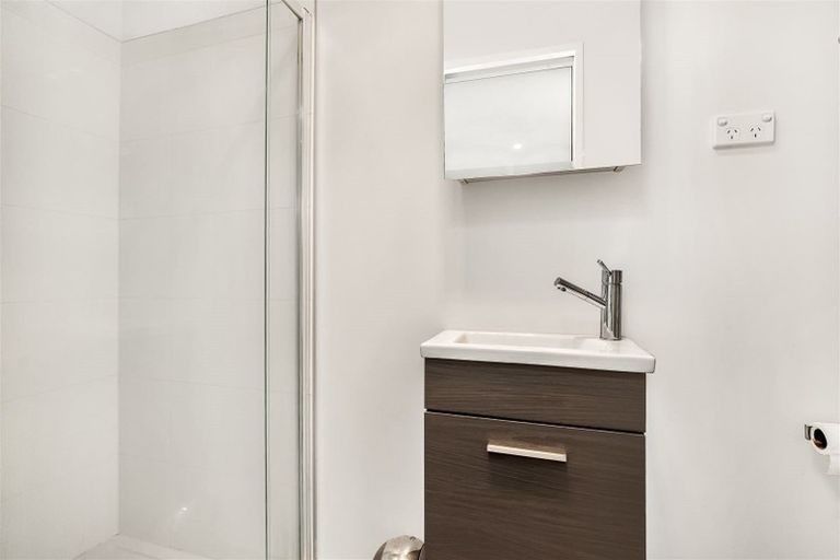 Photo of property in 31/11 Ray Small Drive, Papakura, 2110