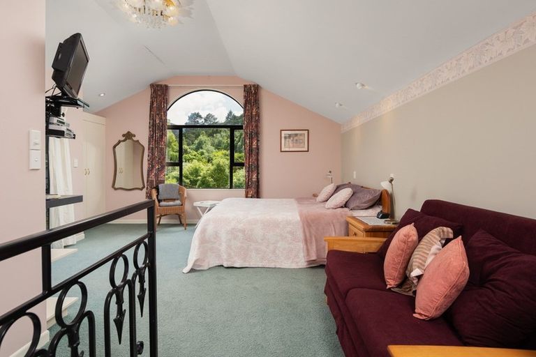 Photo of property in 135 Queen Charlotte Drive, Havelock, Picton, 7281