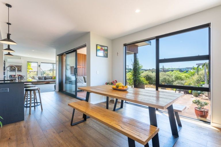 Photo of property in 30 Ferndale Drive, Waikanae, 5036