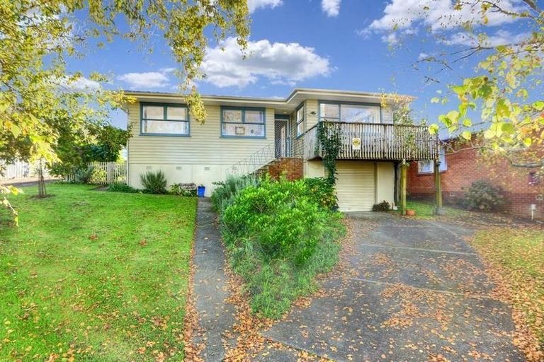 Photo of property in 8 Normanton Street, Glenfield, Auckland, 0629
