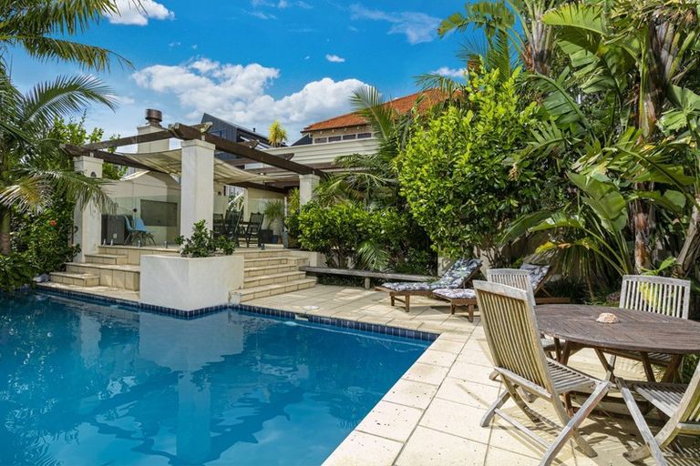 Photo of property in 2/57 Beresford Street, Bayswater, Auckland, 0622