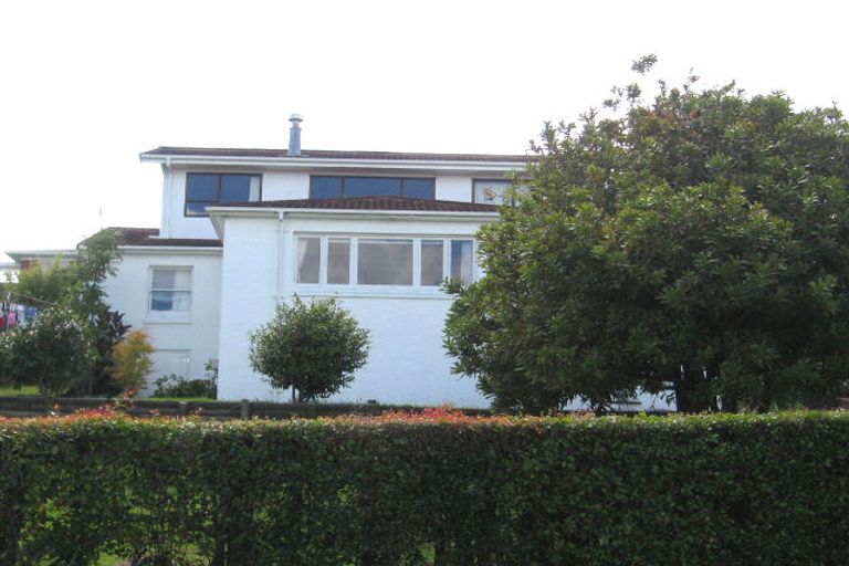 Photo of property in 7 Jellicoe Road, Murrays Bay, Auckland, 0630