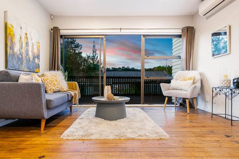 Photo of property in 1/637 Swanson Road, Swanson, Auckland, 0612