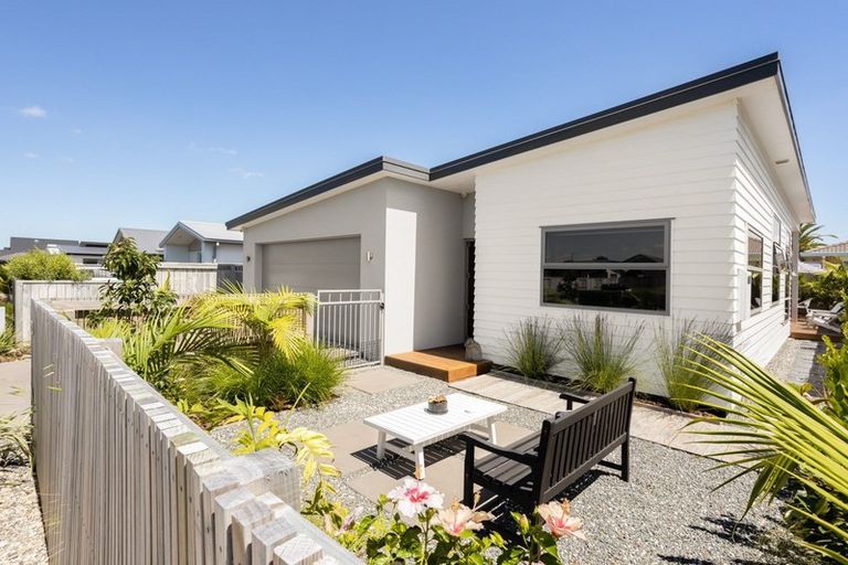 Photo of property in 14 Hugo Way, Papamoa Beach, Papamoa, 3118