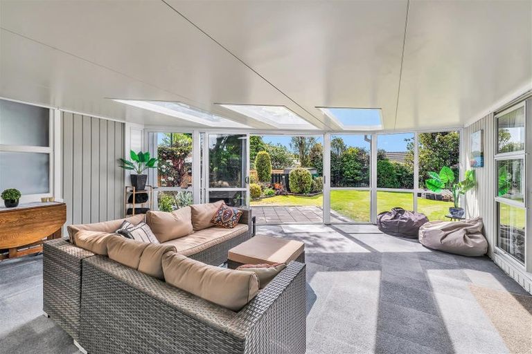 Photo of property in 140 Kendal Avenue, Burnside, Christchurch, 8053