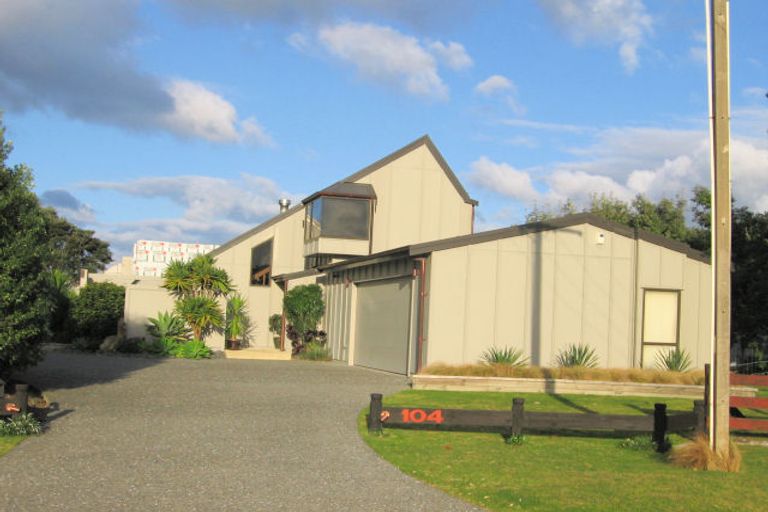 Photo of property in 104 Moore Place, Whangamata, 3620