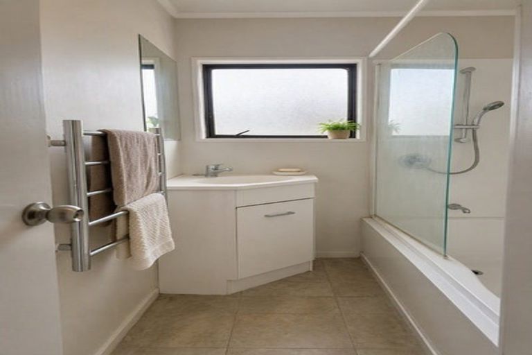 Photo of property in 2/141 Finlayson Avenue, Clendon Park, Auckland, 2103