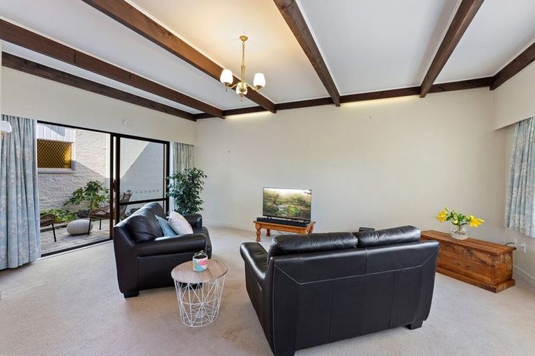 Photo of property in 4 Sunny Glen, Waikanae, 5036