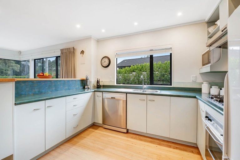 Photo of property in 20 Otanerua Road, Hatfields Beach, Orewa, 0931