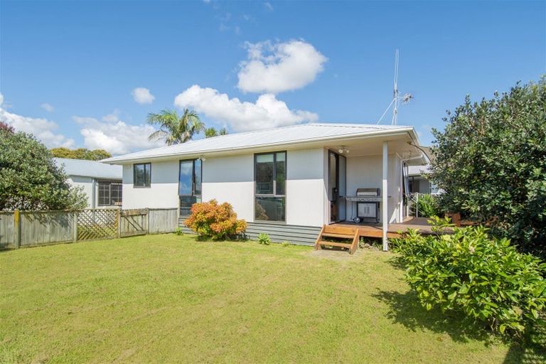 Photo of property in 5 Longstead Avenue, Papamoa Beach, Papamoa, 3118