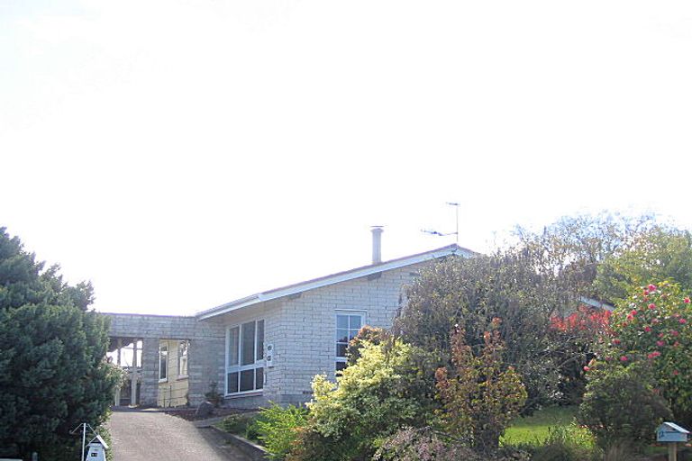 Photo of property in 13 Gladstone Grove, Richmond Heights, Taupo, 3330