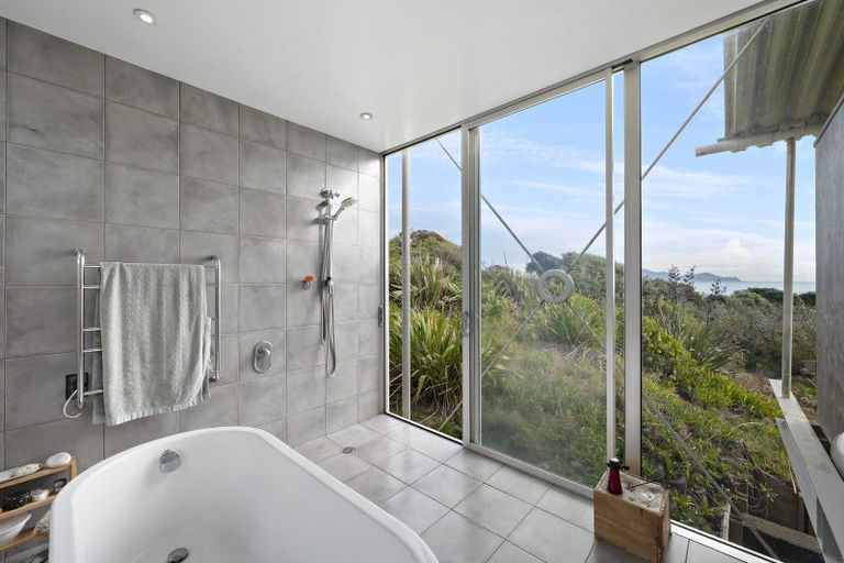 Photo of property in 64 Paetawa Road, Peka Peka, Waikanae, 5391