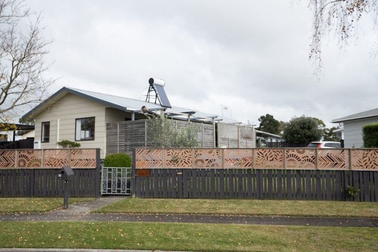 Photo of property in 25 Garland Drive, St Andrews, Hamilton, 3200