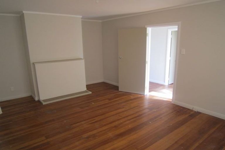 Photo of property in 4 Douglas Crescent, Fairfield, Hamilton, 3214