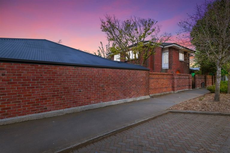 Photo of property in 168 Fendalton Road, Fendalton, Christchurch, 8052