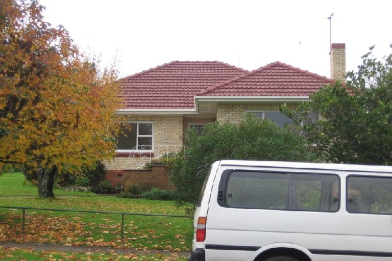 Photo of property in 35 Maxwell Avenue, Papatoetoe, Auckland, 2025