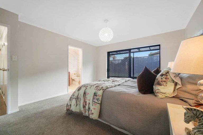Photo of property in 323 Mahia Road, Weymouth, Auckland, 2103