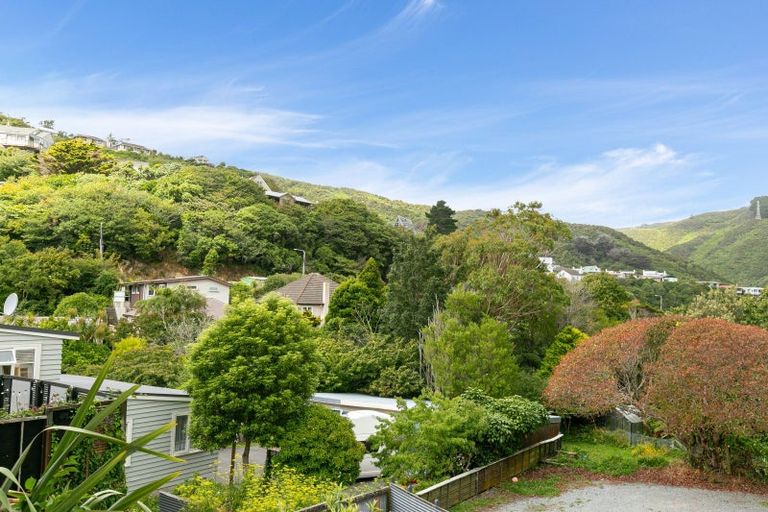 Photo of property in 27 Hathaway Avenue, Karori, Wellington, 6012