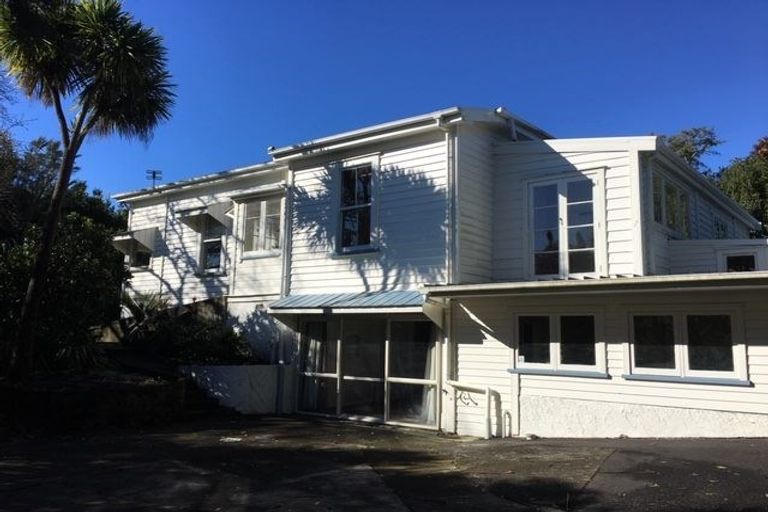 Photo of property in 17 Awaroa Road, Sunnyvale, Auckland, 0612