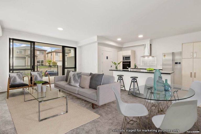 Photo of property in 20/11 Carlos Drive, Flat Bush, Auckland, 2016