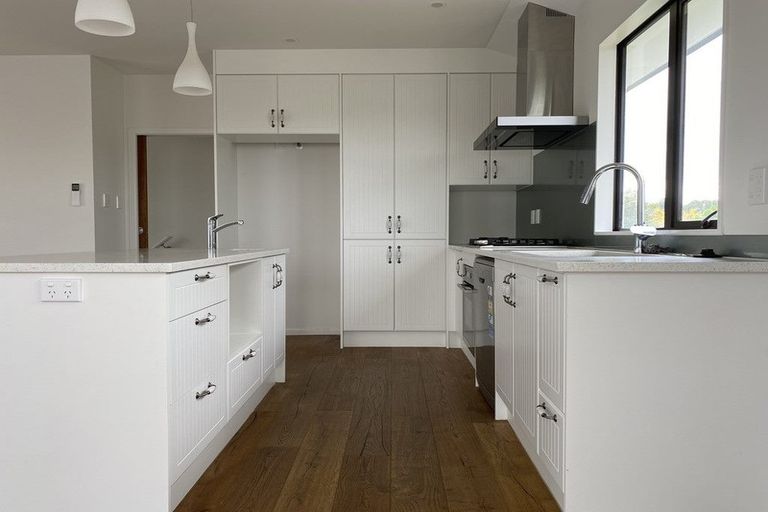 Photo of property in 103 Hutchinsons Road, Bucklands Beach, Auckland, 2014