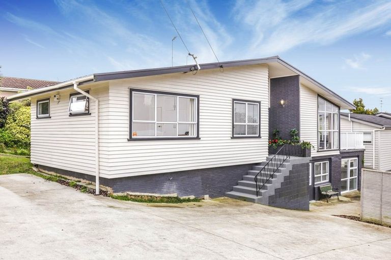 Photo of property in 7 Merville Avenue, Te Atatu South, Auckland, 0610