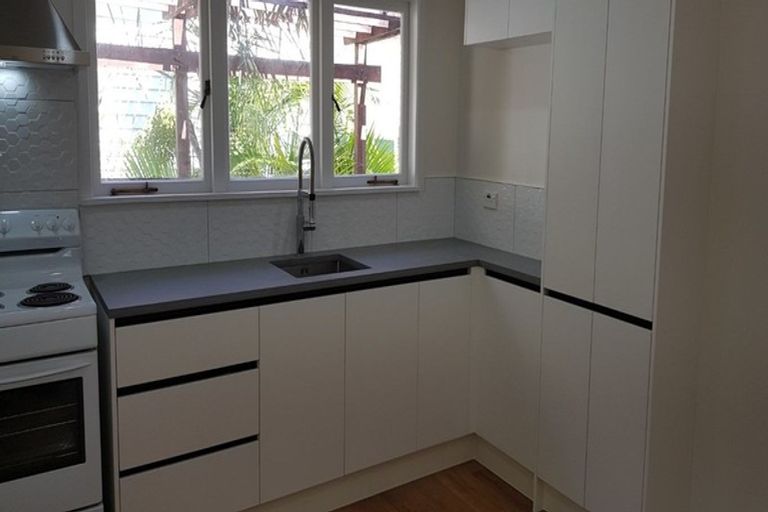 Photo of property in 24 Alexander Avenue, Torbay, Auckland, 0630