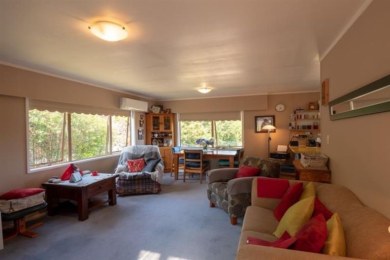 Photo of property in 17 School Road, Riverhead, 0820