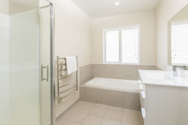 Photo of property in 6 Little Oaks Drive, Yaldhurst, Christchurch, 8042