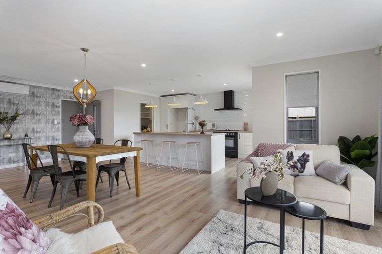 Photo of property in 15 Saint James Place, Rangiora, 7400