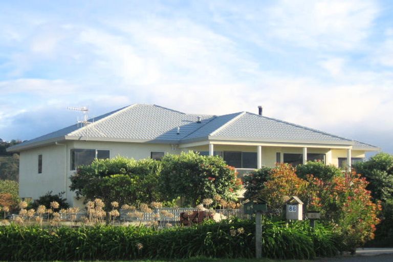 Photo of property in Kilbirnie Beach Stay, 84 Le Quesne Road, Bay View, Napier, 4104