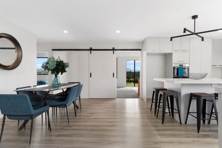 Photo of property in 1 Ridge Drive, Omokoroa, 3114