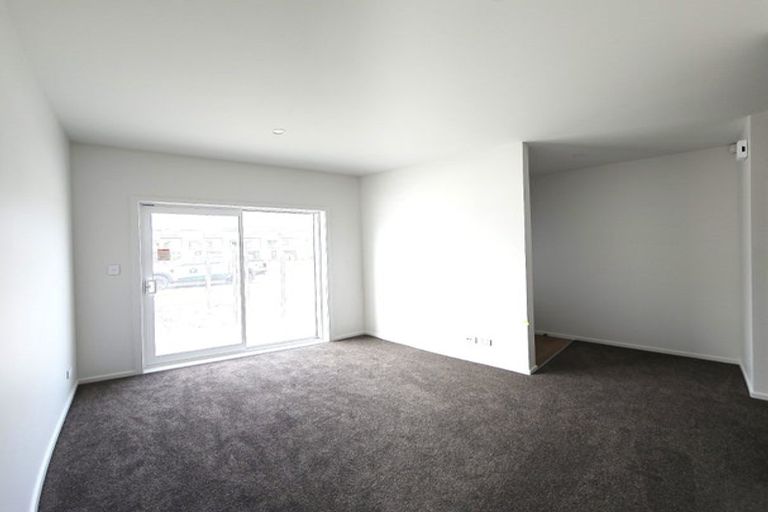 Photo of property in 81 Hokioi Drive, Kenepuru, Porirua, 5022