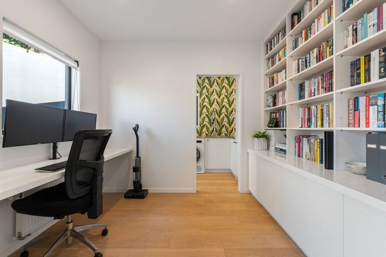 Photo of property in 3 Homewood Avenue, Karori, Wellington, 6012