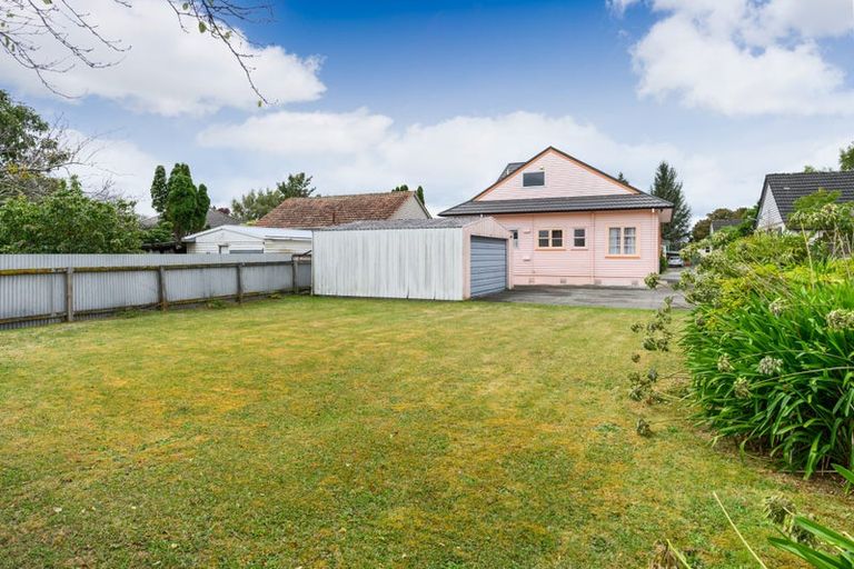 Photo of property in 42 Ihle Street, Terrace End, Palmerston North, 4410