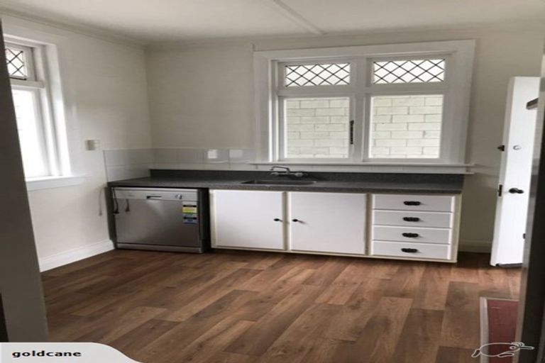 Photo of property in 28 Chamberlain Road, Karori, Wellington, 6012