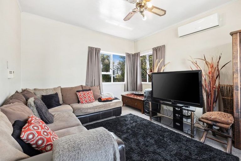 Photo of property in 17 Nicholson Avenue, Papatoetoe, Auckland, 2025