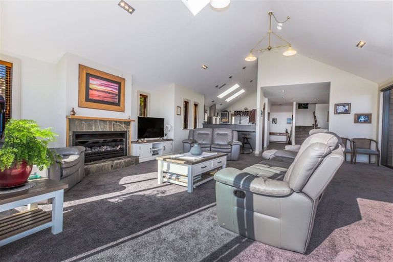 Photo of property in 16 Kahurangi Heights, Aotea, Porirua, 5024