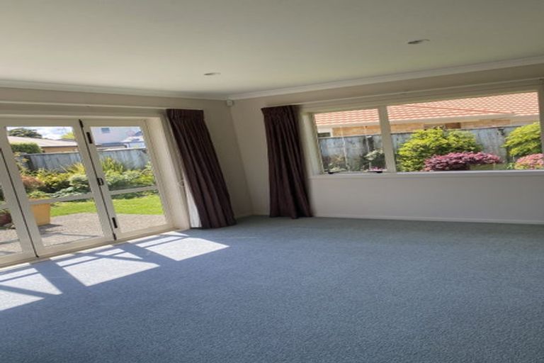 Photo of property in 18 Gilligan Close, College Estate, Whanganui, 4500