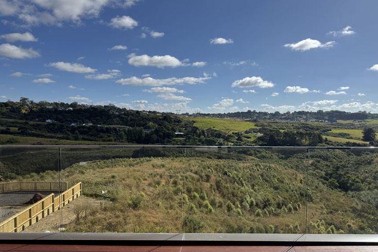 Photo of property in 32 Ridgehill Rise, Flat Bush, 2019